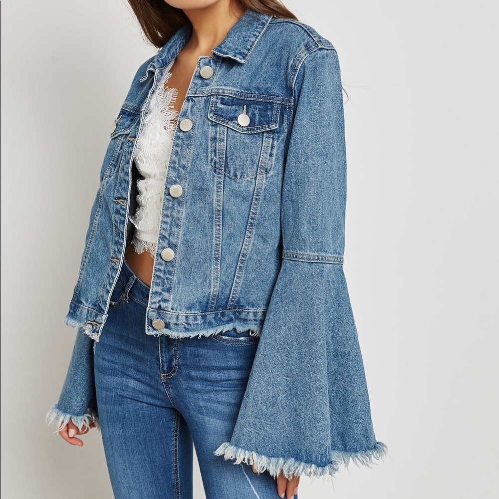 Flared sleeve denim jacket